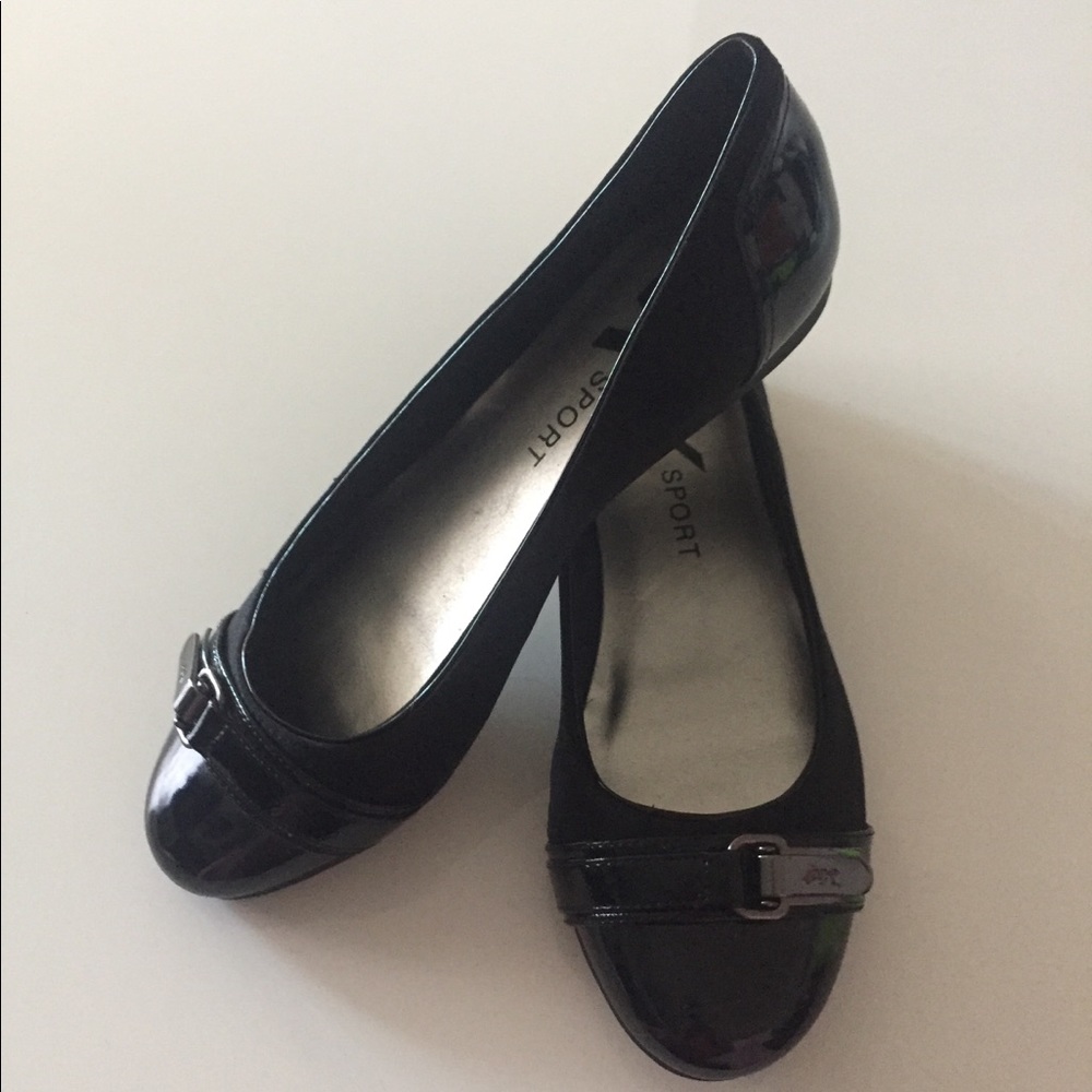NWOT. Ann Klein Sport Black Flats